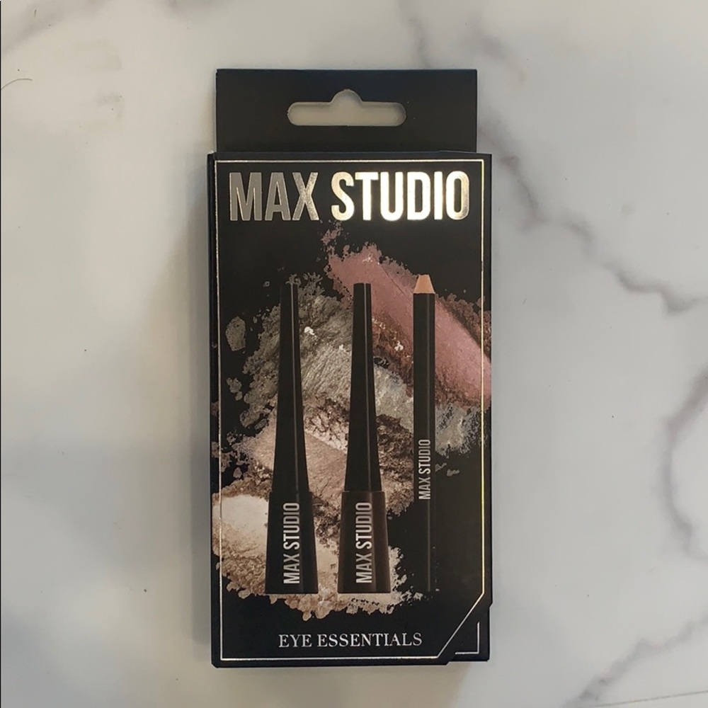 Max Studio- Eye essentials